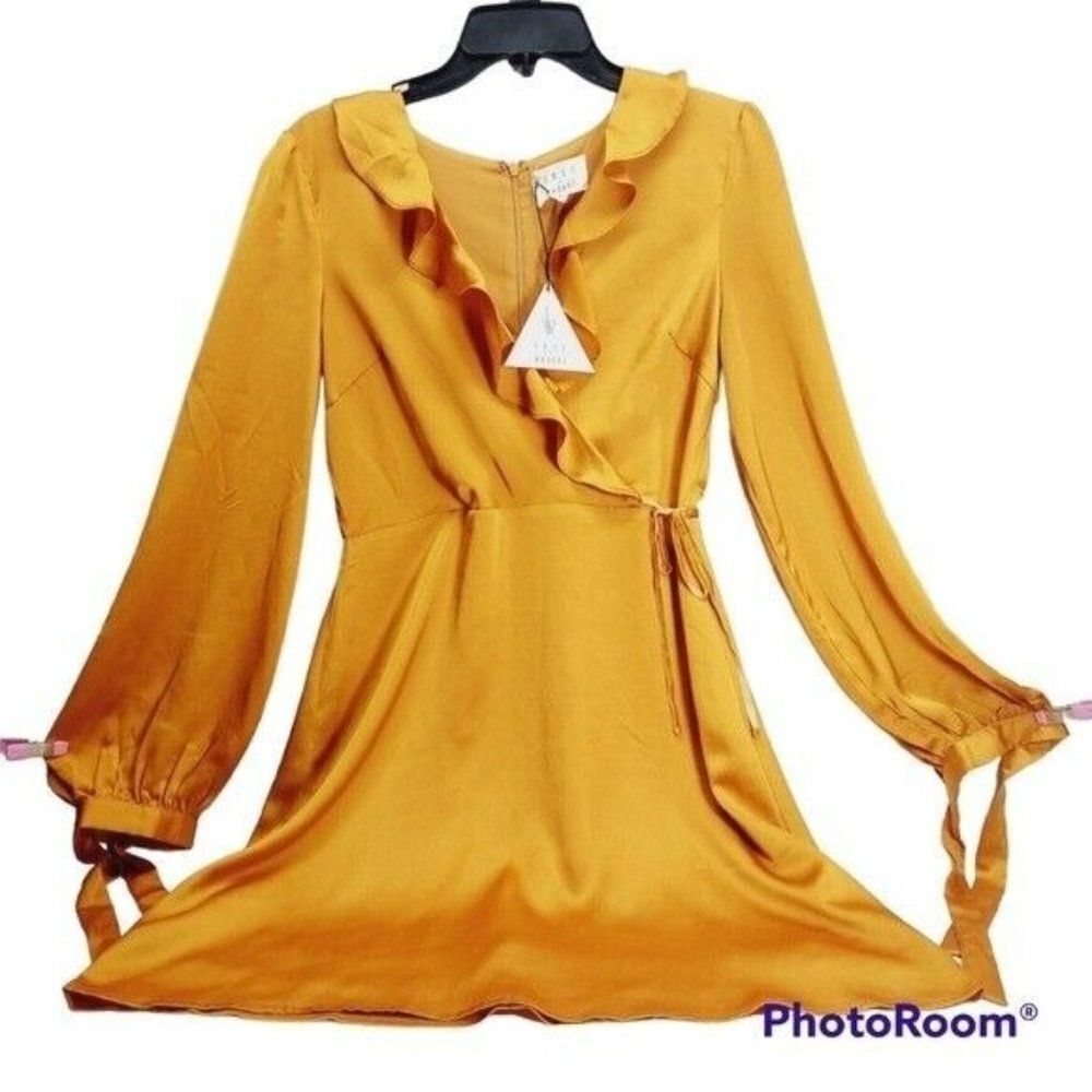 * Lost + wander medium foux wrap dress gold ruffle lined skirt bow wrist